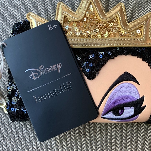 Loungefly Disney Snow White Evil Queen Sequin Cosplay Zip Around Wallet - Picture 3 of 16
